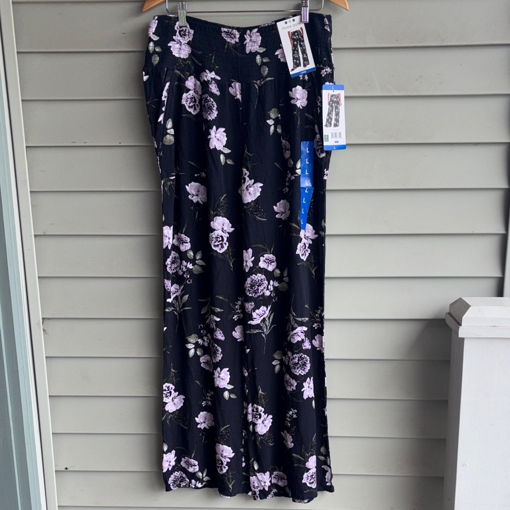 NWT Three dots Floral Black and Purple wide leg pants. Size Large